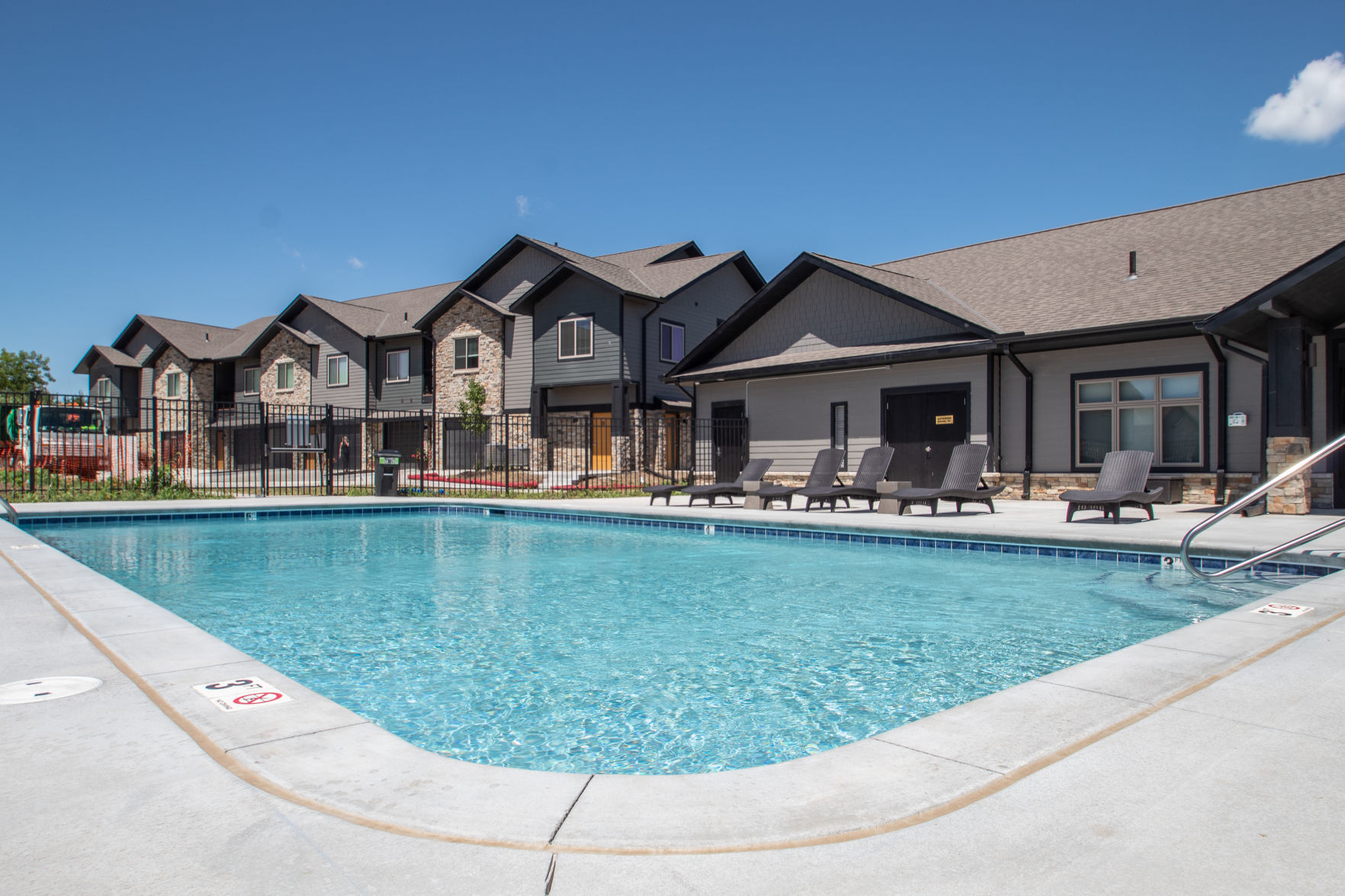 Omaha renters flock to all-inclusive 'apartminiums'